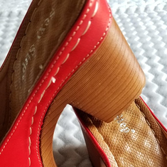 Sandals and Shoes - Picture 3 of 5